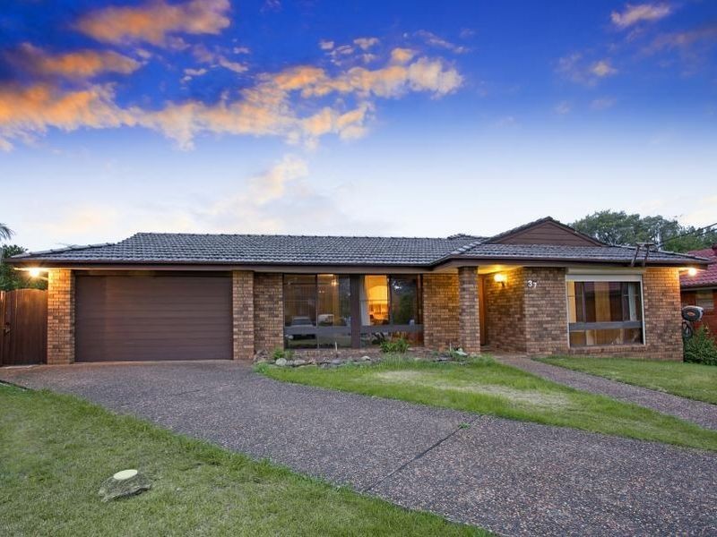 37 Kathleen Parade, Picnic Point NSW 2213