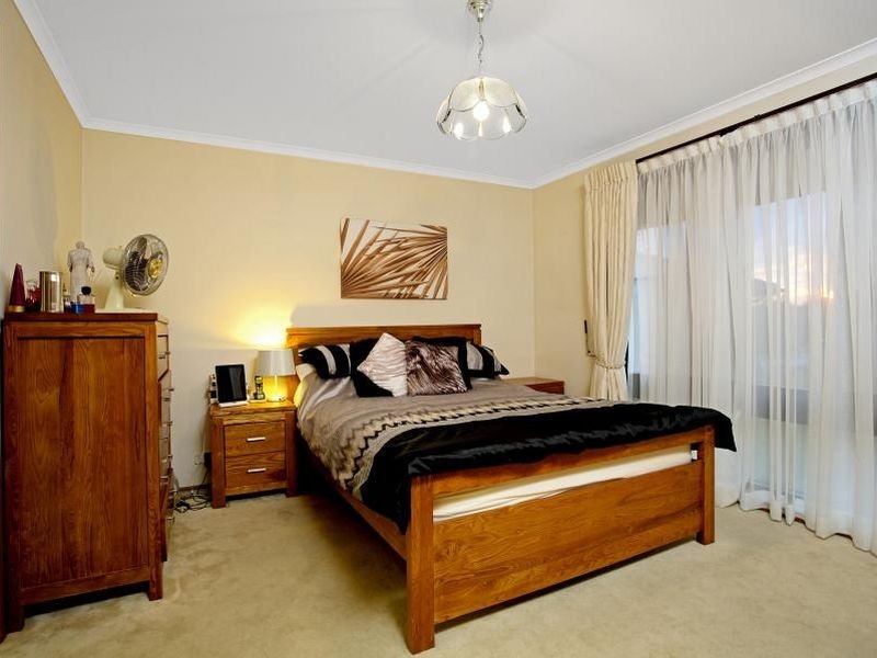 37 Kathleen Parade, Picnic Point NSW 2213