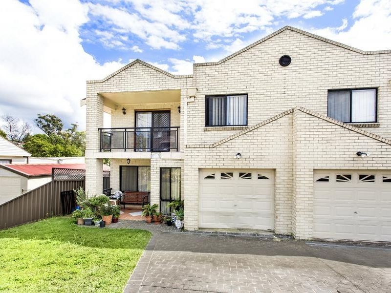 10 Tallawarra Avenue, Padstow NSW 2211