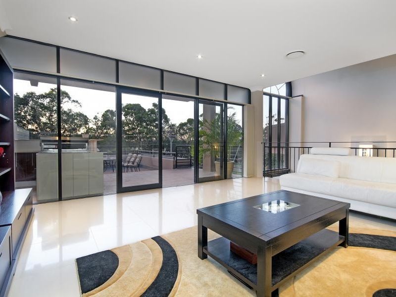 577 Henry Lawson Drive, East Hills NSW 2213