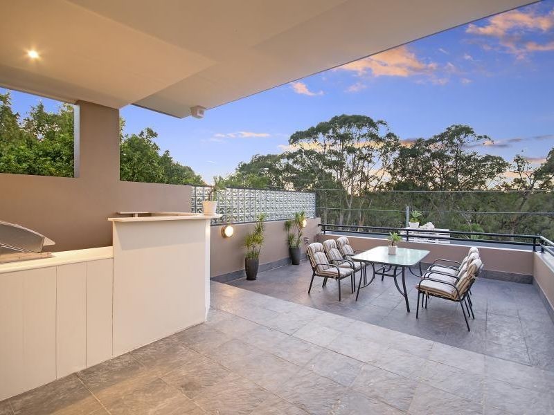 577 Henry Lawson Drive, East Hills NSW 2213