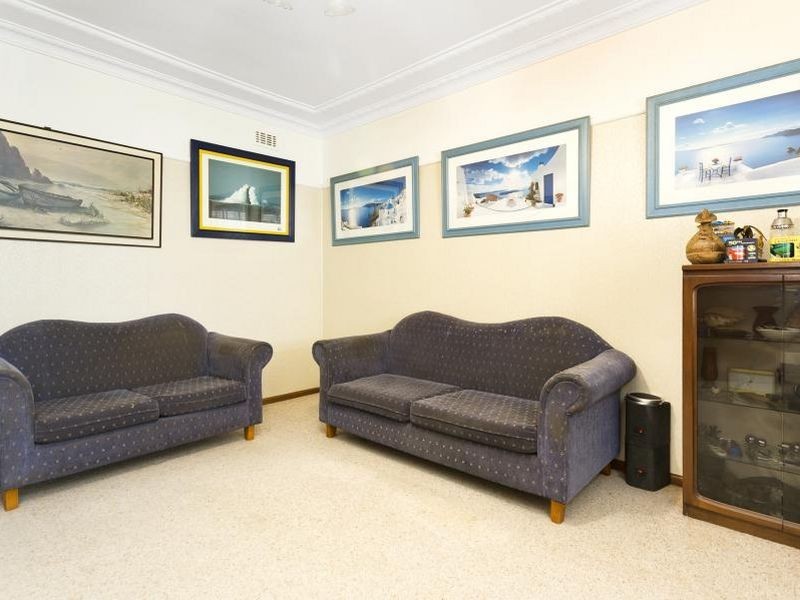 18 Queensbury Road, Padstow Heights NSW 2211