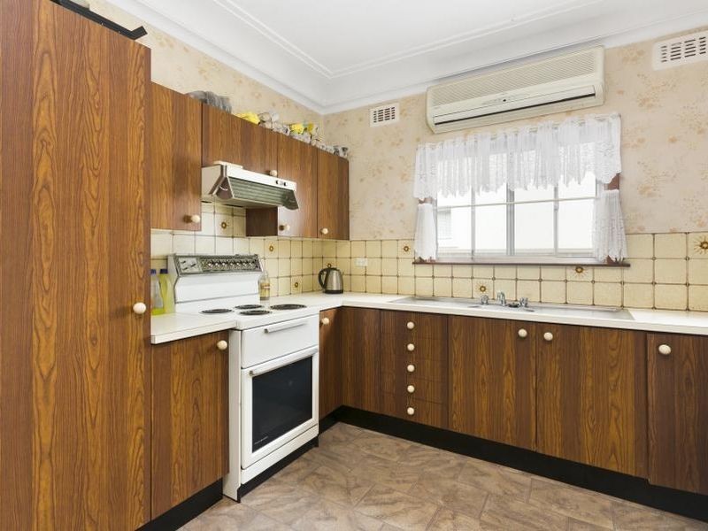 18 Queensbury Road, Padstow Heights NSW 2211