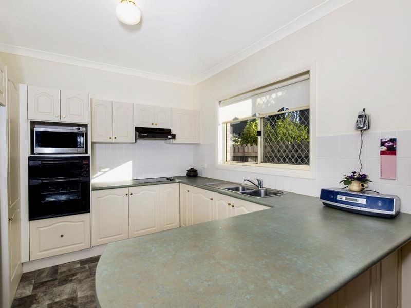 6 Eildon Court, Wattle Grove NSW 2173