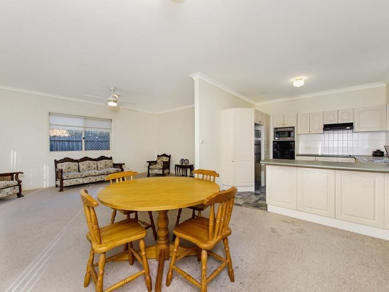 6 Eildon Court, Wattle Grove NSW 2173