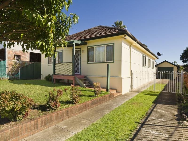 18 Banks Street, Padstow NSW 2211