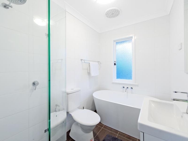 6 Brallos Avenue, Holsworthy NSW 2173