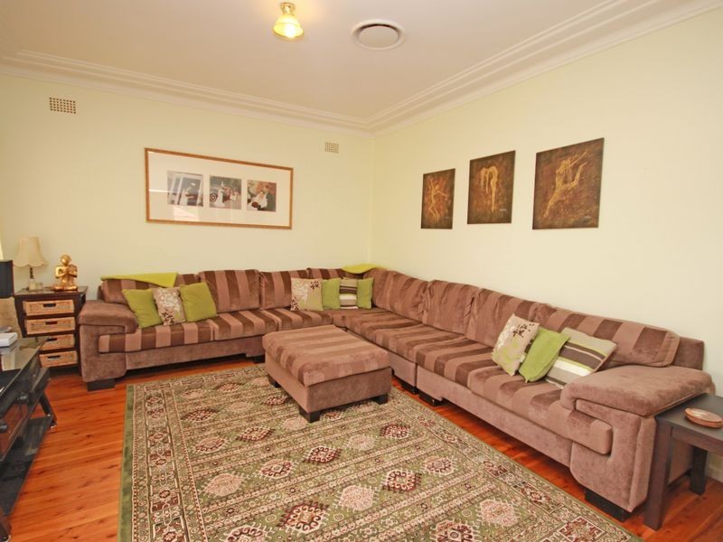 5 Kinross Place, Revesby NSW 2212