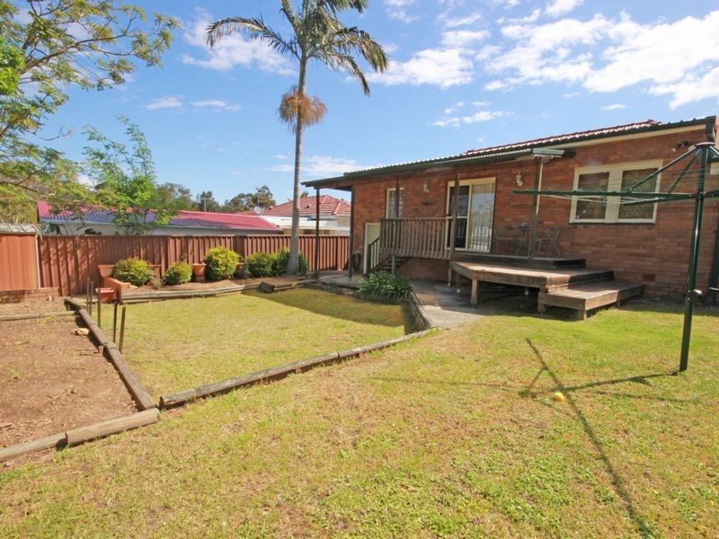5 Kinross Place, Revesby NSW 2212