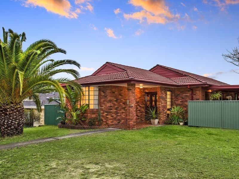 1 Robinia Place, Alfords Point NSW 2234
