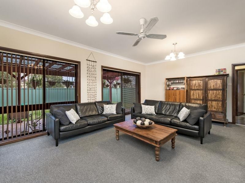 1 Robinia Place, Alfords Point NSW 2234