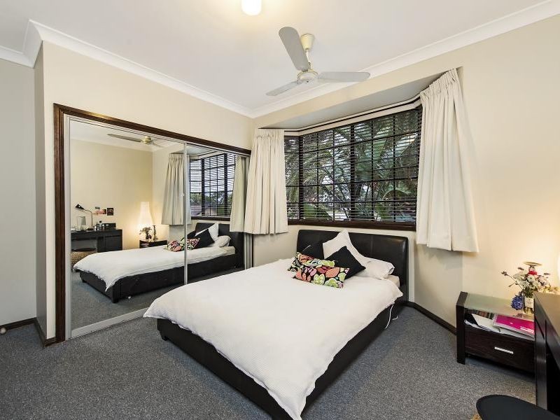1 Robinia Place, Alfords Point NSW 2234