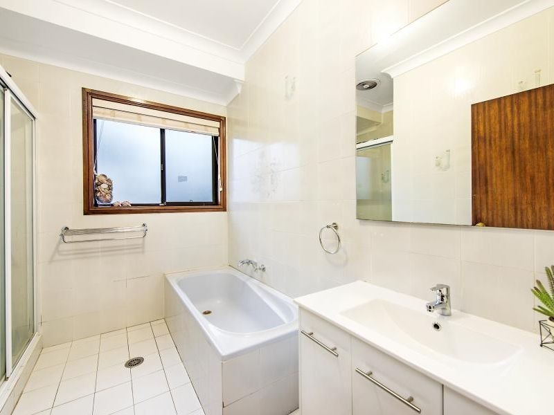 1 Robinia Place, Alfords Point NSW 2234