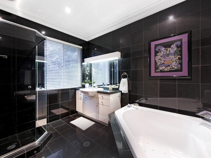 1 Carinya Road, Picnic Point NSW 2213