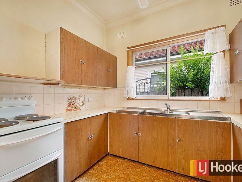 137 Hinemoa Street, Panania NSW 2213