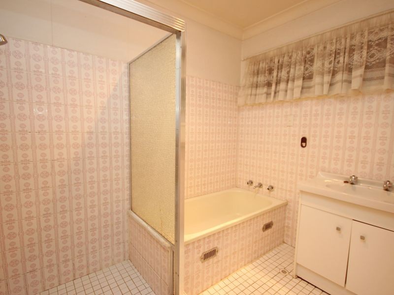 15 Armentieres Avenue, Milperra NSW 2214