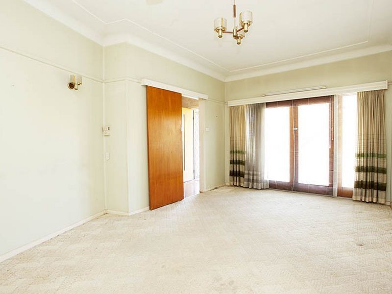 18 Tallawarra Avenue, Padstow NSW 2211