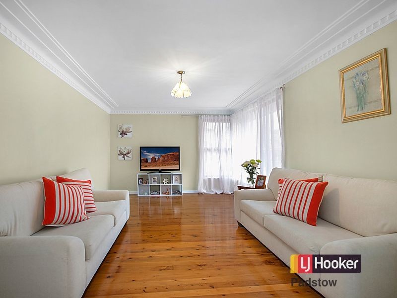 6 Nichols Avenue, Revesby NSW 2212