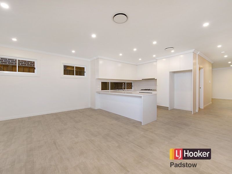 90 Victor Avenue, Picnic Point NSW 2213