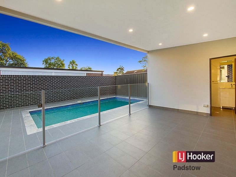 90 Victor Avenue, Picnic Point NSW 2213