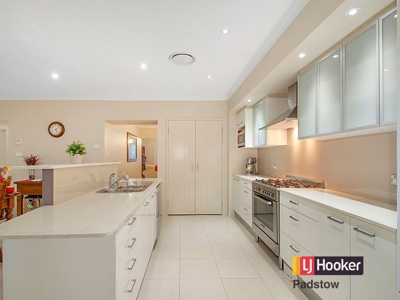 82 Victor Avenue, Picnic Point NSW 2213