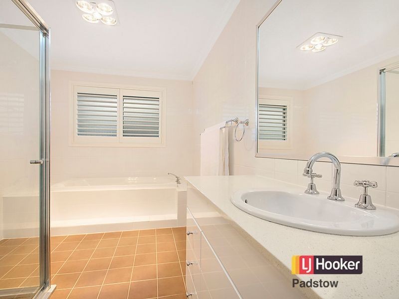 82 Victor Avenue, Picnic Point NSW 2213