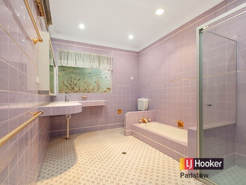 81 Burns Road, Picnic Point NSW 2213