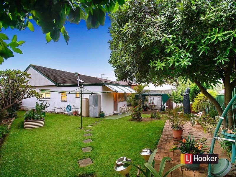 7 Breasley Avenue, Yagoona NSW 2199