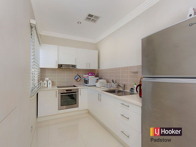 18 Bungalow Road, Roselands NSW 2196