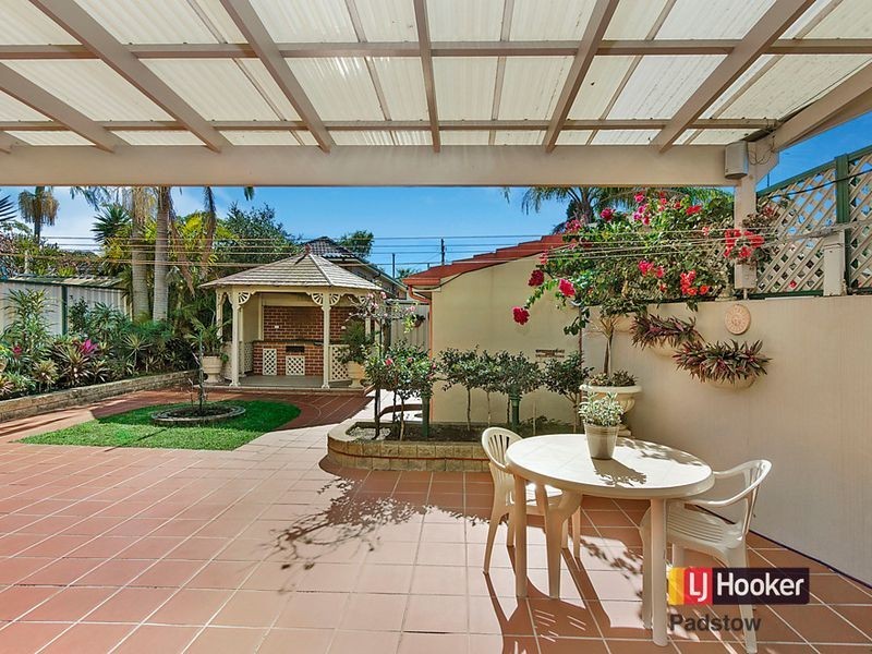 18 Bungalow Road, Roselands NSW 2196