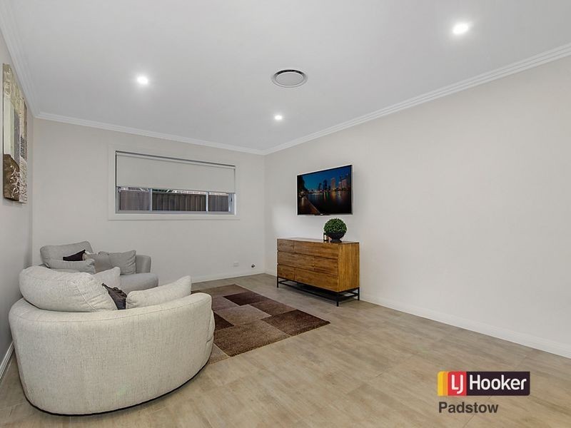 90 Victor Avenue, Picnic Point NSW 2213