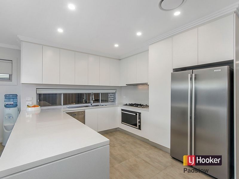 90 Victor Avenue, Picnic Point NSW 2213
