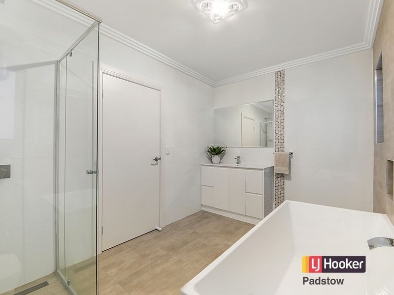 90 Victor Avenue, Picnic Point NSW 2213