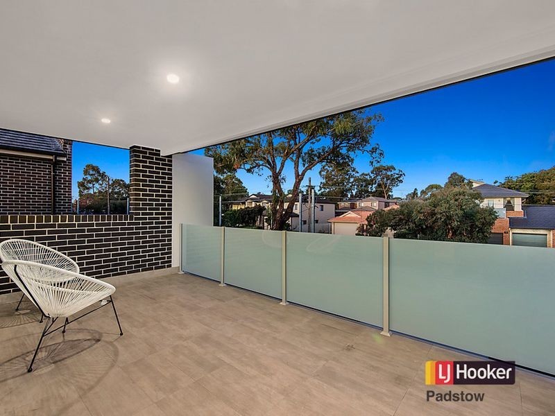 90 Victor Avenue, Picnic Point NSW 2213