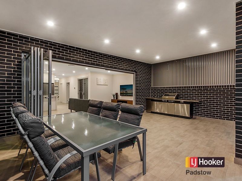 90 Victor Avenue, Picnic Point NSW 2213