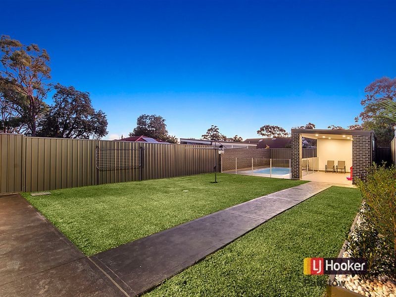 90 Victor Avenue, Picnic Point NSW 2213