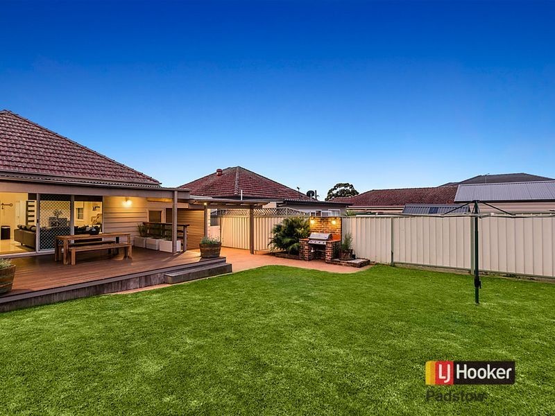 11 Prospect Road, Peakhurst NSW 2210