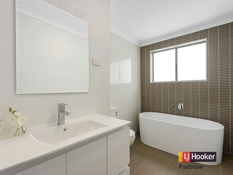 18 Queensbury Road, Padstow Heights NSW 2211