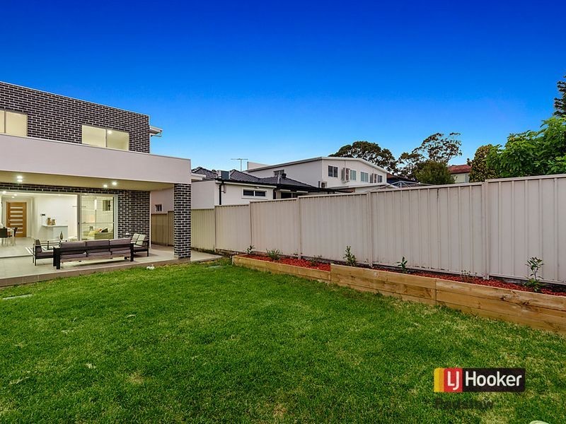 18 Queensbury Road, Padstow Heights NSW 2211