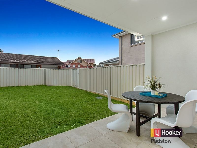 911b Henry Lawson Drive, Picnic Point NSW 2213