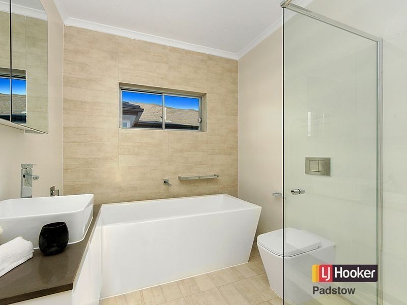 122 Gibson Avenue, Padstow NSW 2211