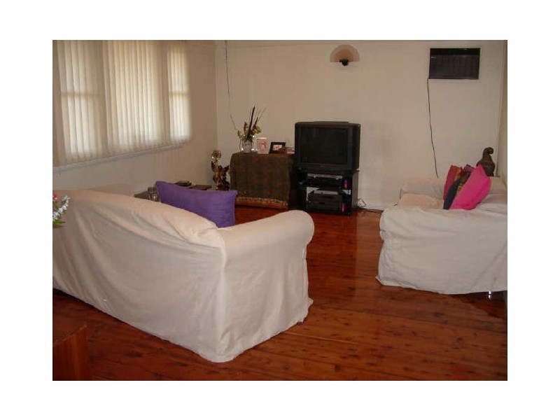 43 Burns Road, Picnic Point NSW 2213