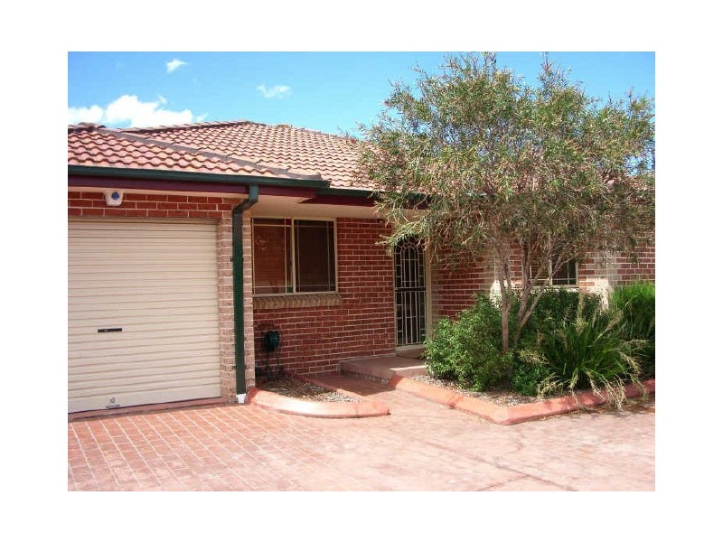 3/23 Parkview Avenue, Picnic Point NSW 2213