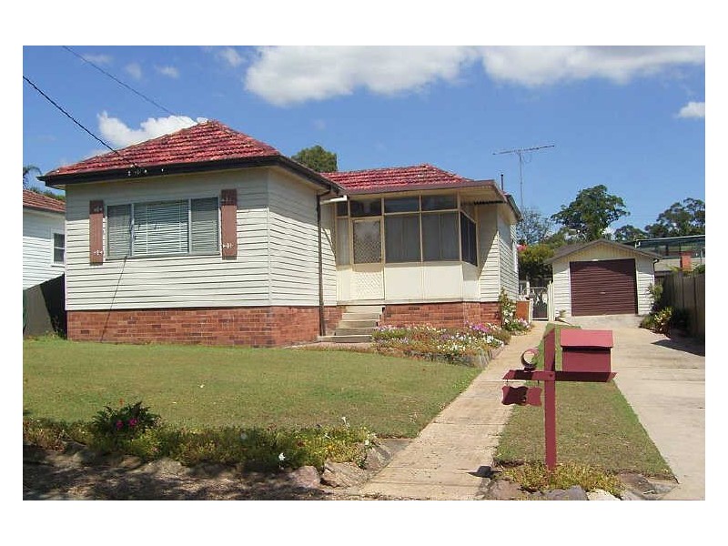 18 Queensbury Road, Padstow Heights NSW 2211