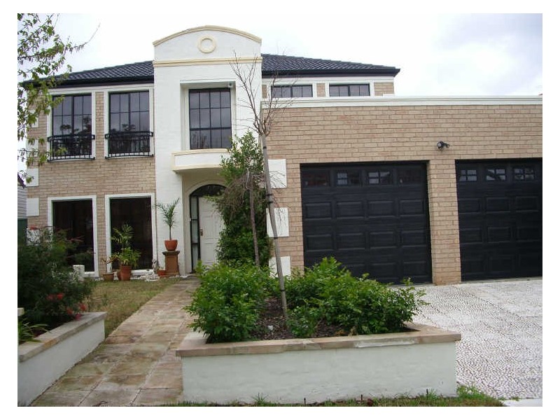 5 Stretham Avenue, Picnic Point NSW 2213