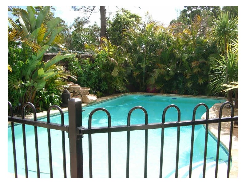 5 Stretham Avenue, Picnic Point NSW 2213