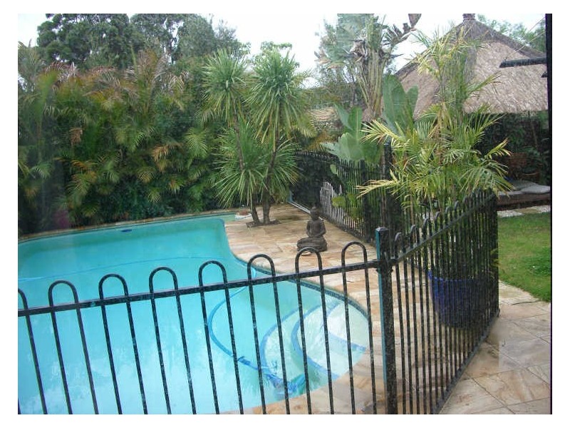 5 Stretham Avenue, Picnic Point NSW 2213
