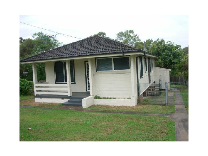 27 Matthews Avenue, East Hills NSW 2213