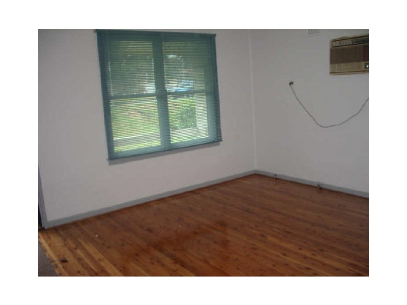 27 Matthews Avenue, East Hills NSW 2213