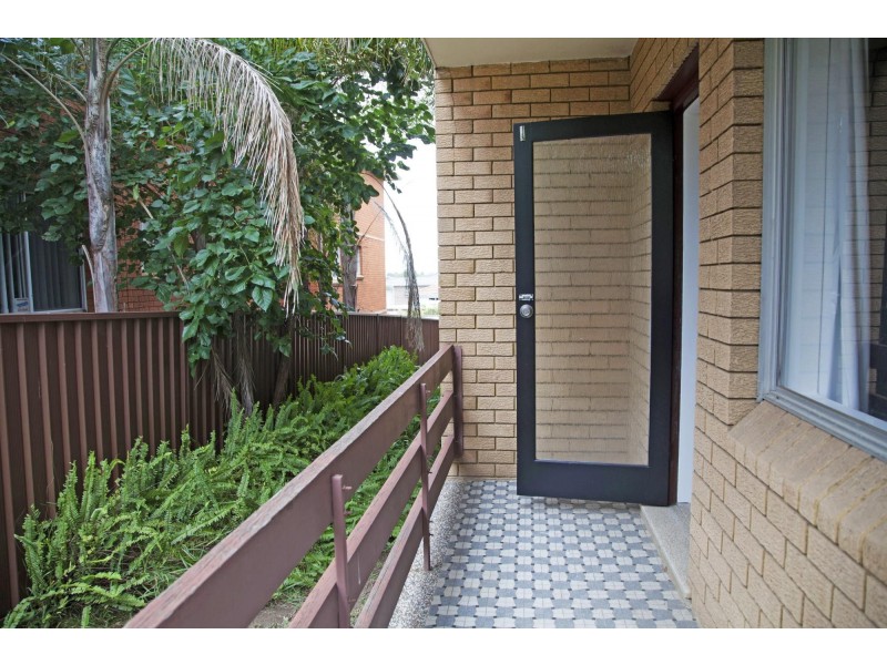 2/72 Phillips Street, Roselands NSW 2196